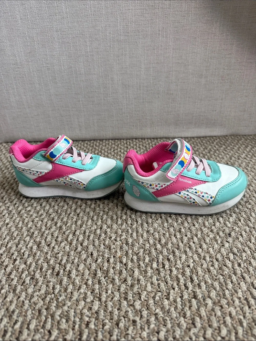Toddler Girl Reebok Ice Cream Velcro tennis shoes size 7K